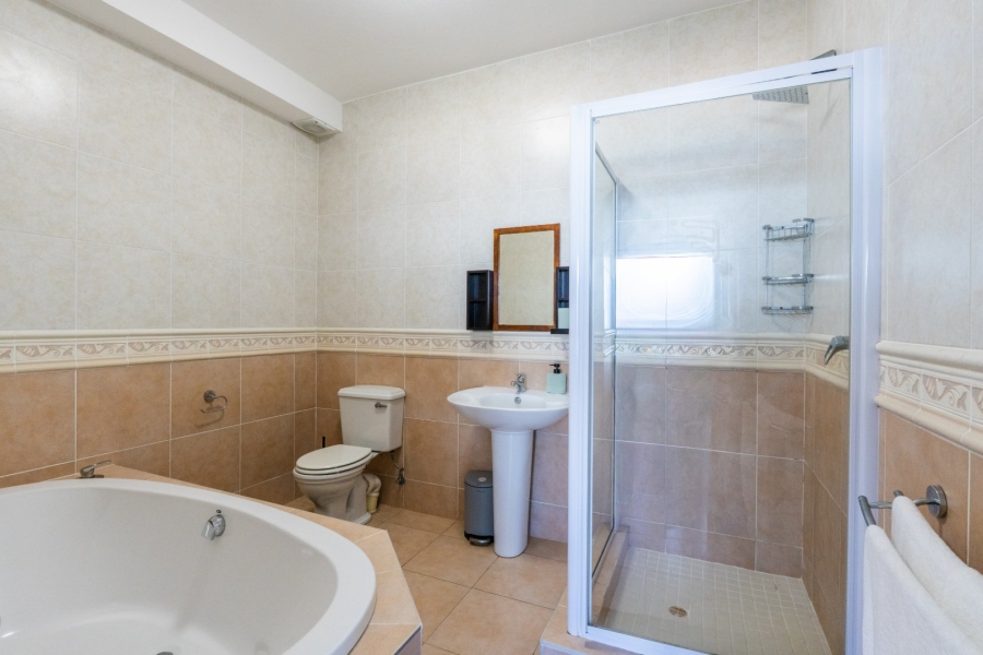 7 Bedroom Property for Sale in Outeniqua Strand Western Cape